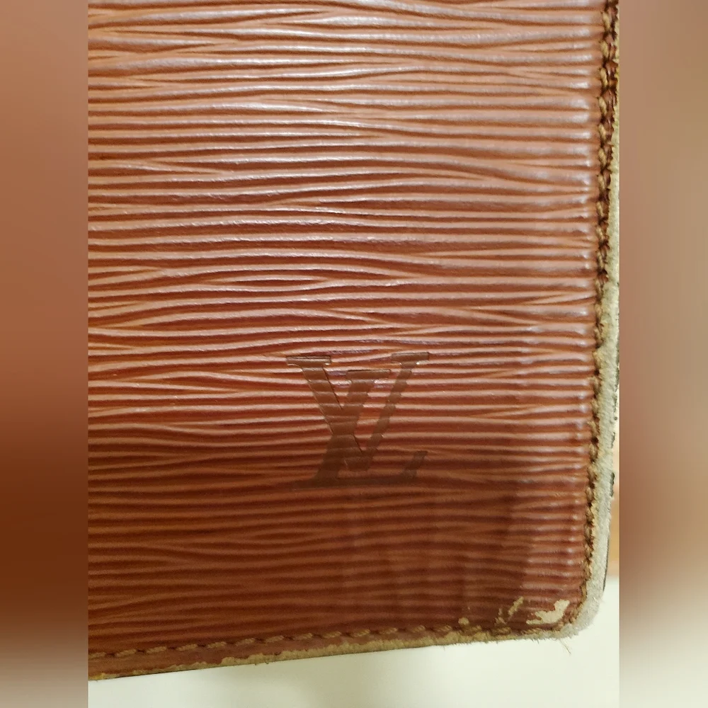 Authentic Louis Vuitton honey brown Epi leather large briefcase